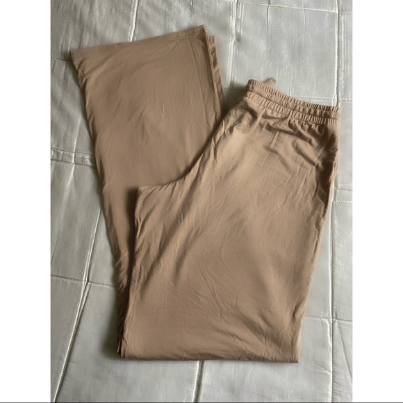 437 Casa Pant - Picture 1 of 3